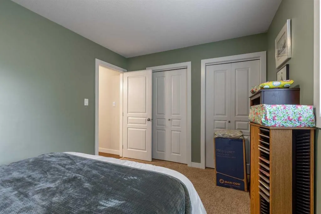222 Firelight Crescent W
