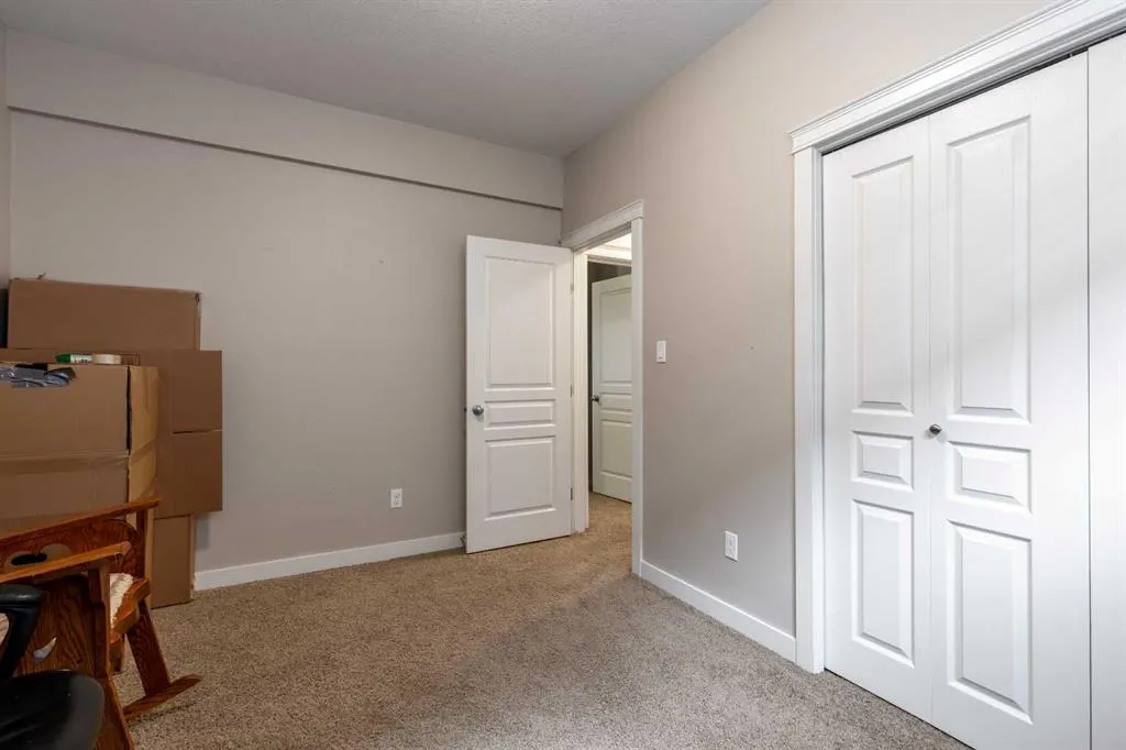 222 Firelight Crescent W