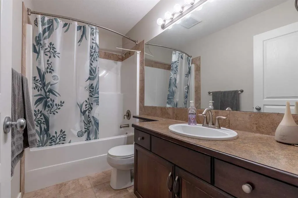 222 Firelight Crescent W