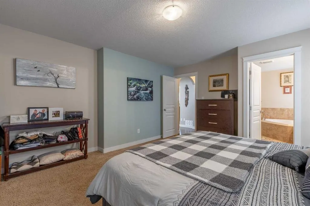 222 Firelight Crescent W