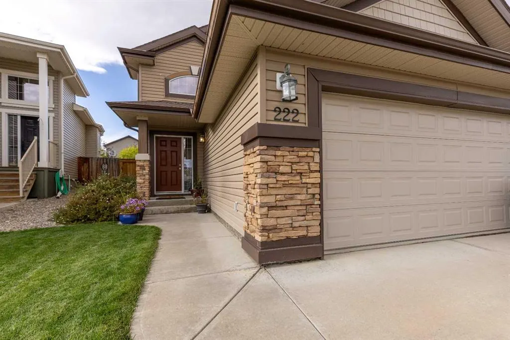 222 Firelight Crescent W