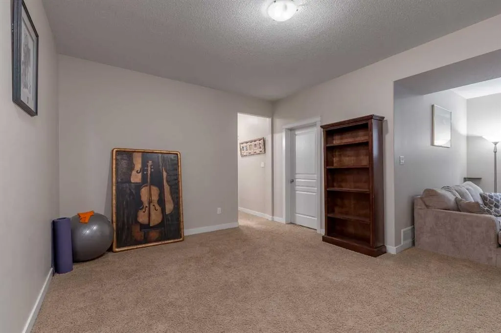 222 Firelight Crescent W