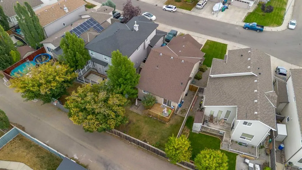 222 Firelight Crescent W