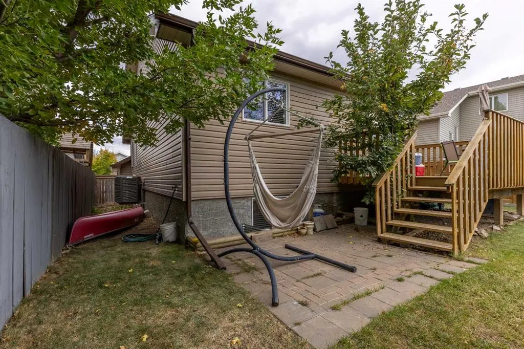 222 Firelight Crescent W