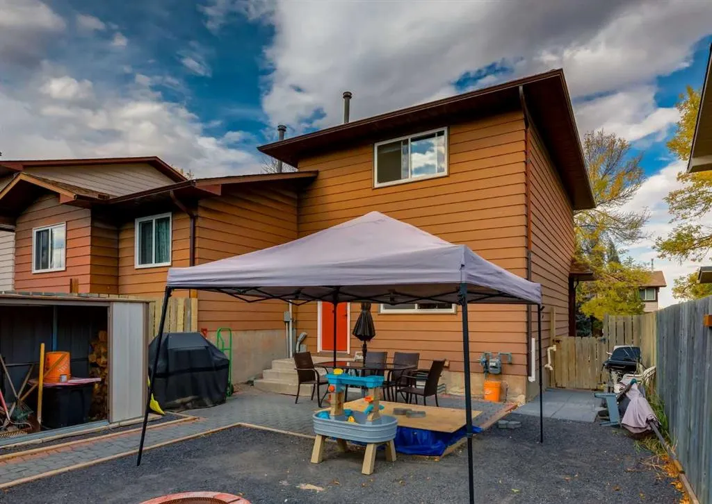 115 Berwick Way NW