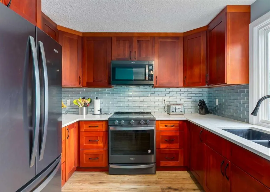 115 Berwick Way NW
