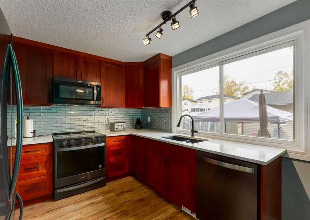 115 Berwick Way NW