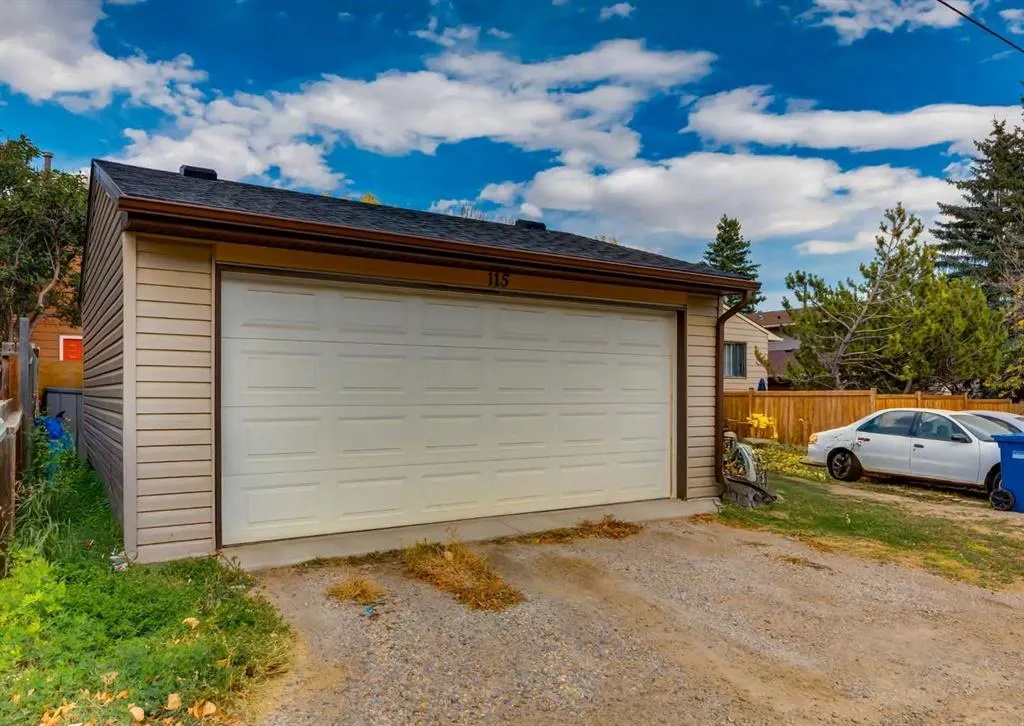 115 Berwick Way NW