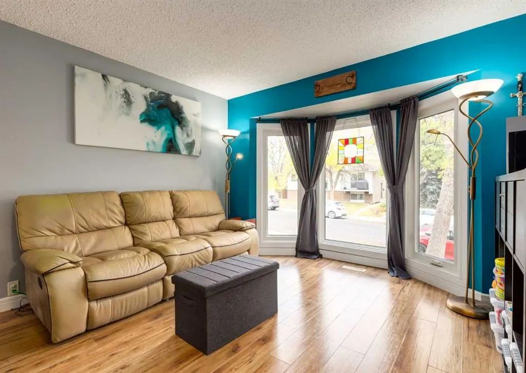 115 Berwick Way NW