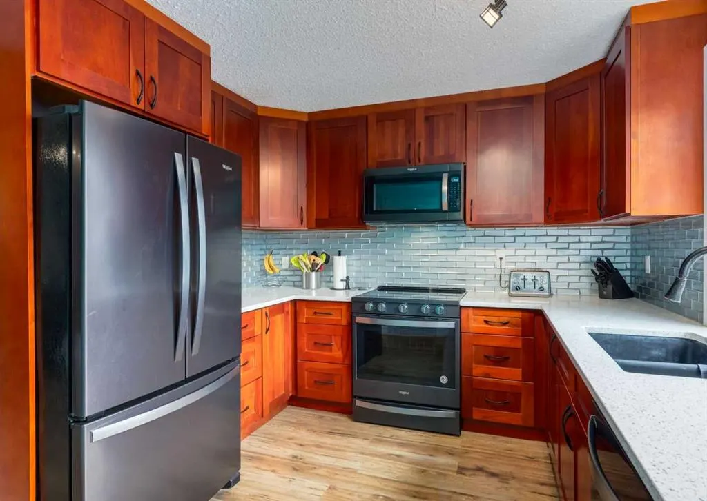 115 Berwick Way NW
