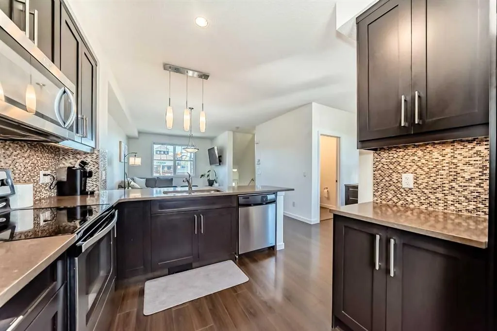 61 Nolan Hill Boulevard NW