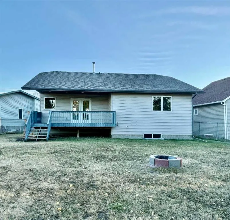 1121 18A Street Crescent