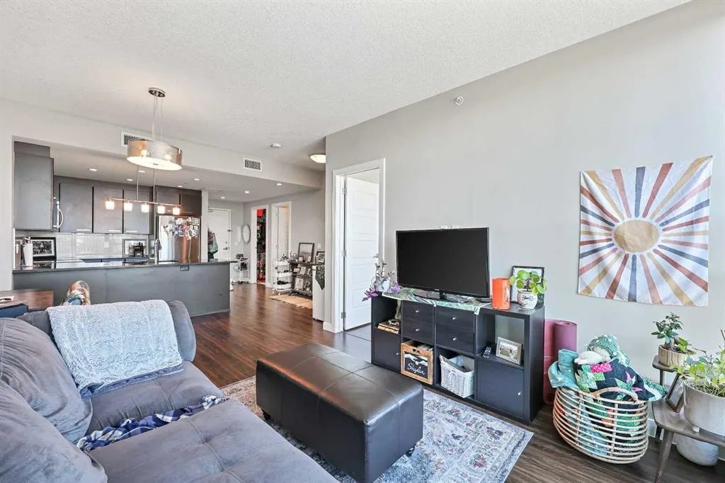 225 11 Avenue SE, #802