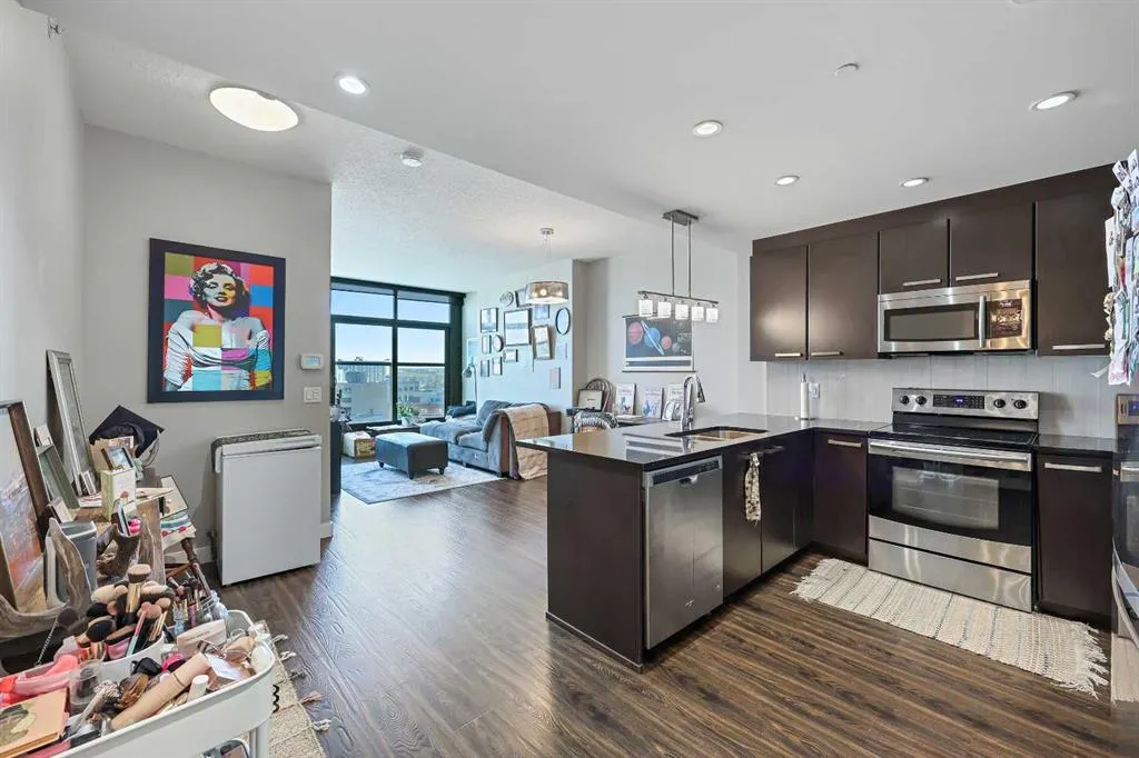 225 11 Avenue SE, #802
