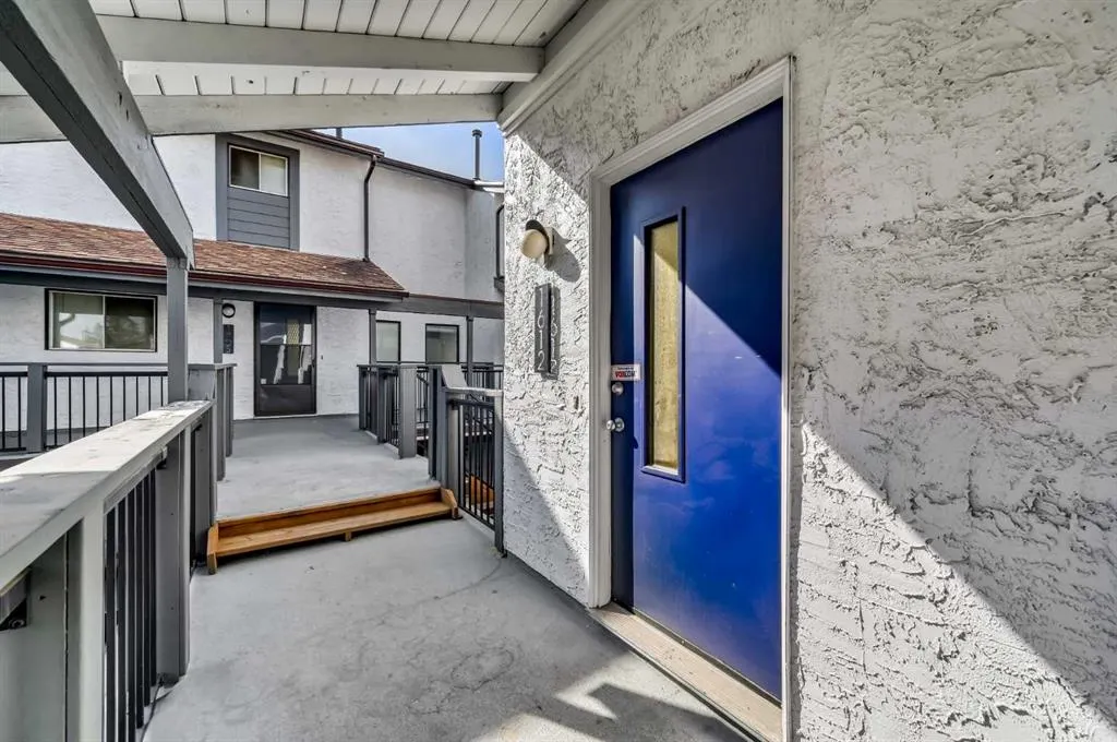 2520 Palliser Drive SW, #1612