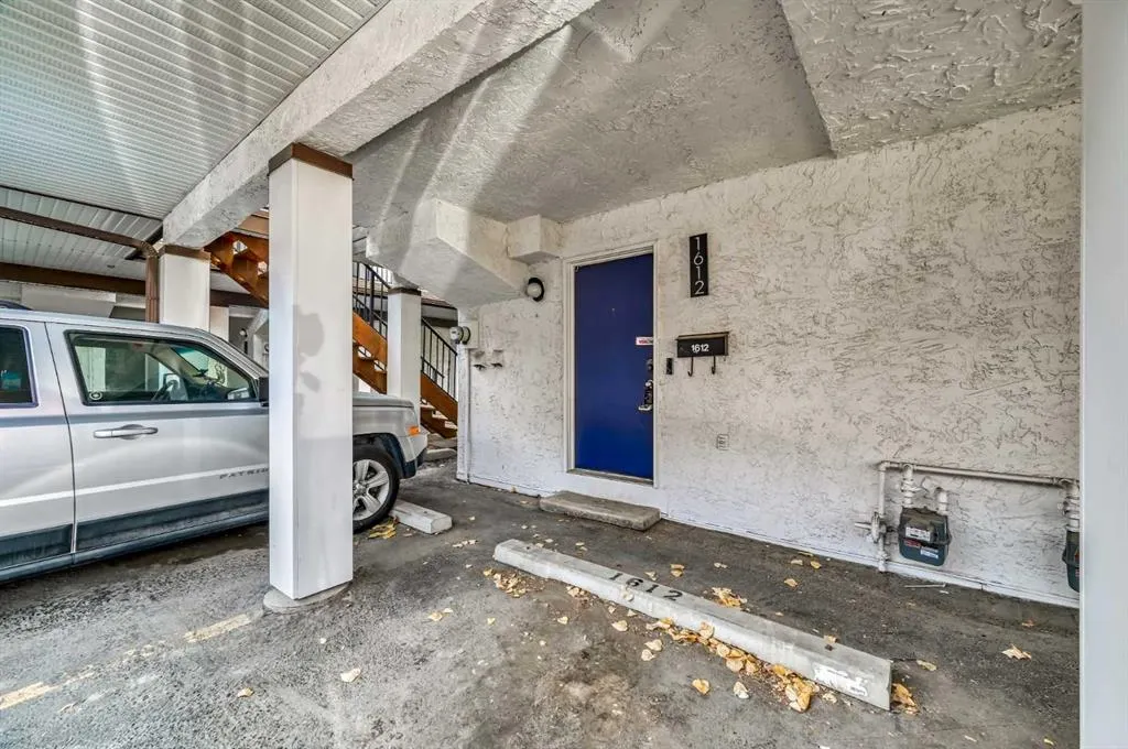 2520 Palliser Drive SW, #1612