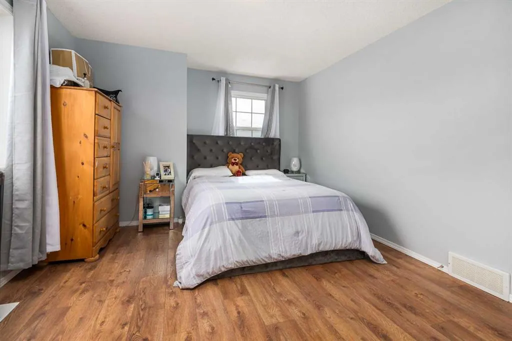 53 Tuscany Springs Gardens NW