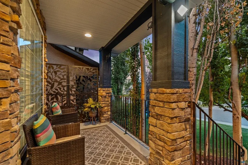 115 Cougar Plateau Circle SW