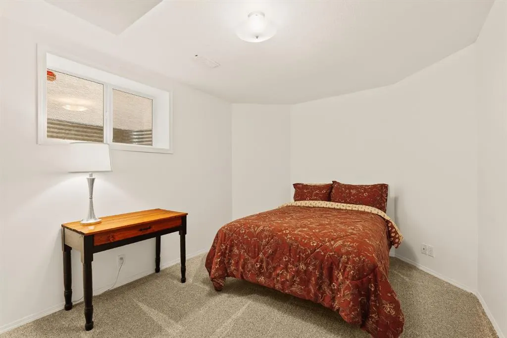 115 Cougar Plateau Circle SW