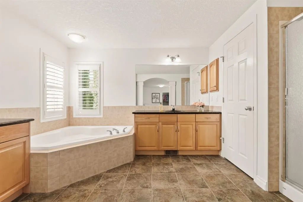 115 Cougar Plateau Circle SW
