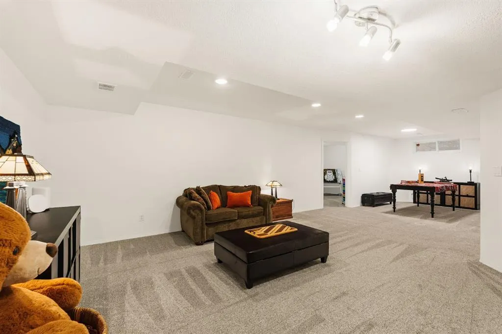 115 Cougar Plateau Circle SW