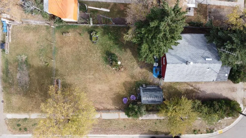 320 Railway Avenue