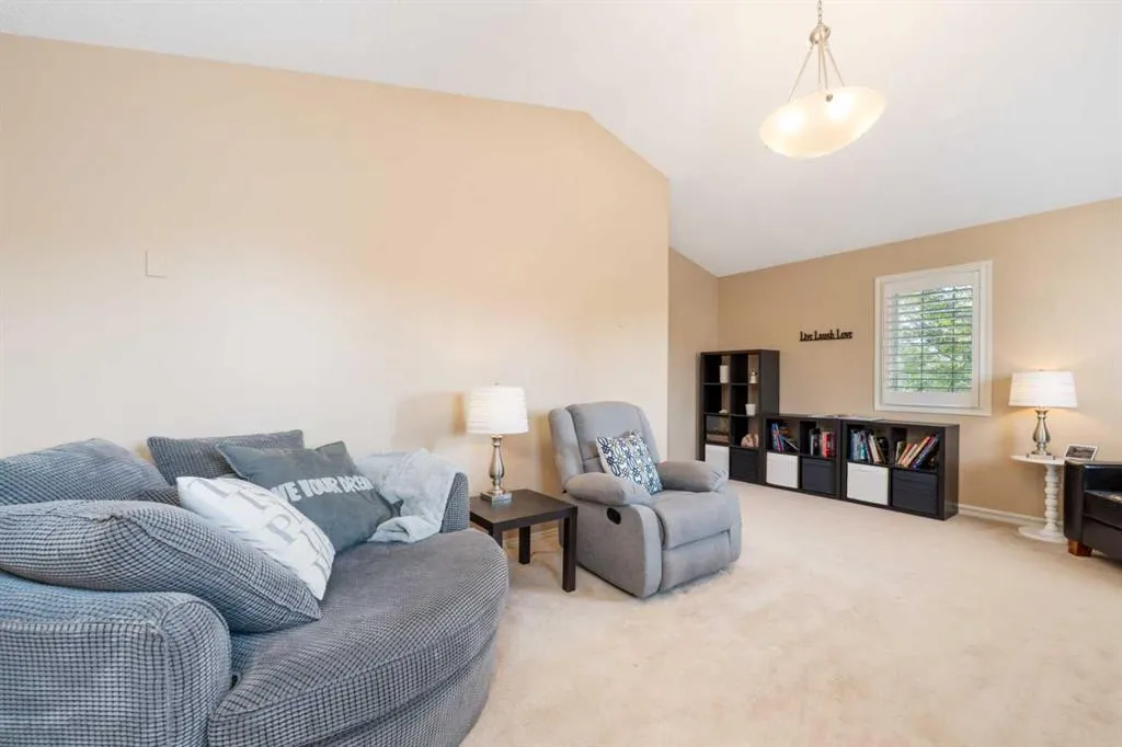 81 Tuscany Ravine Crescent NW