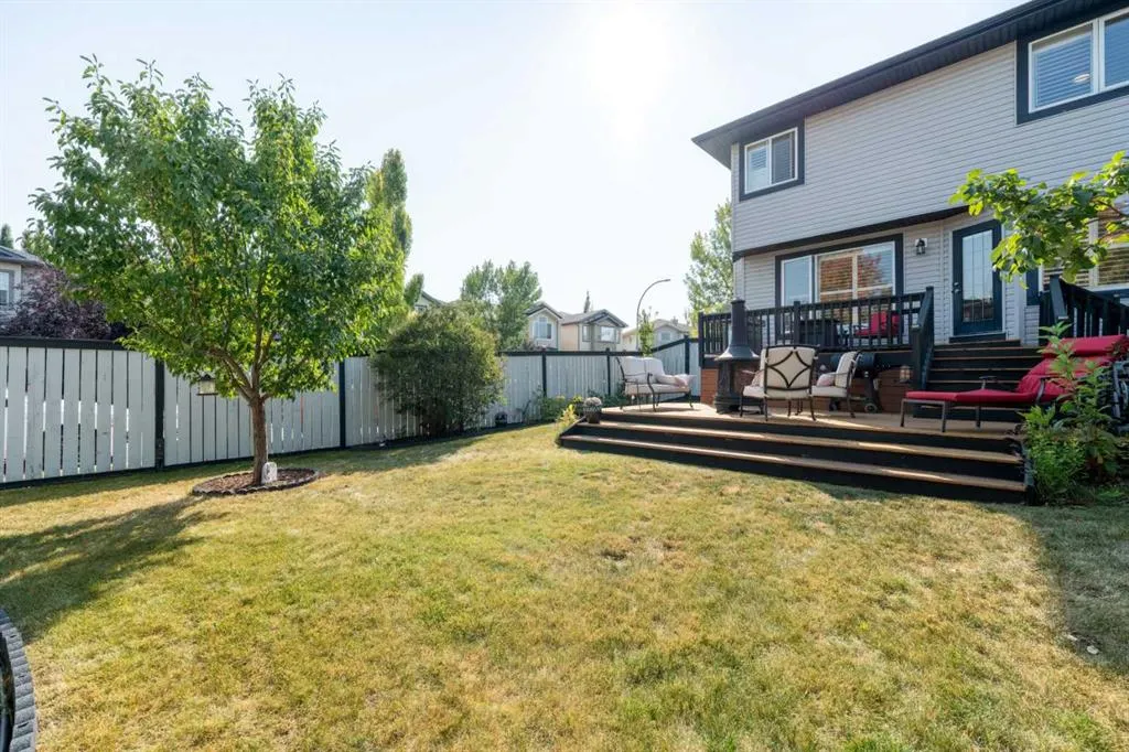 81 Tuscany Ravine Crescent NW