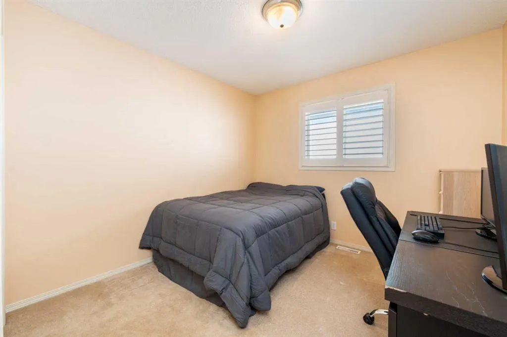 81 Tuscany Ravine Crescent NW