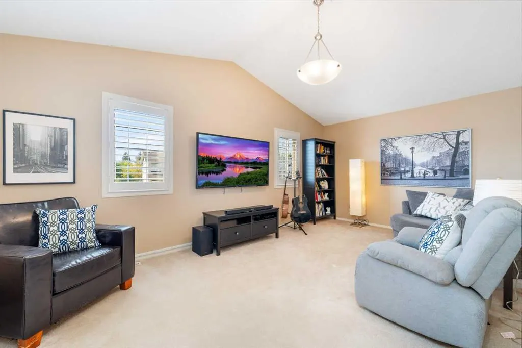 81 Tuscany Ravine Crescent NW