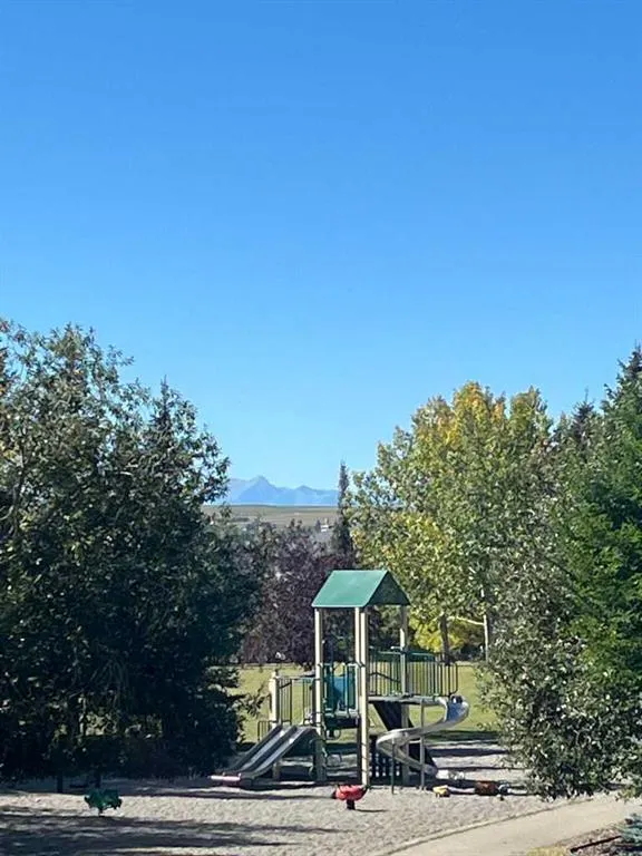 81 Tuscany Ravine Crescent NW