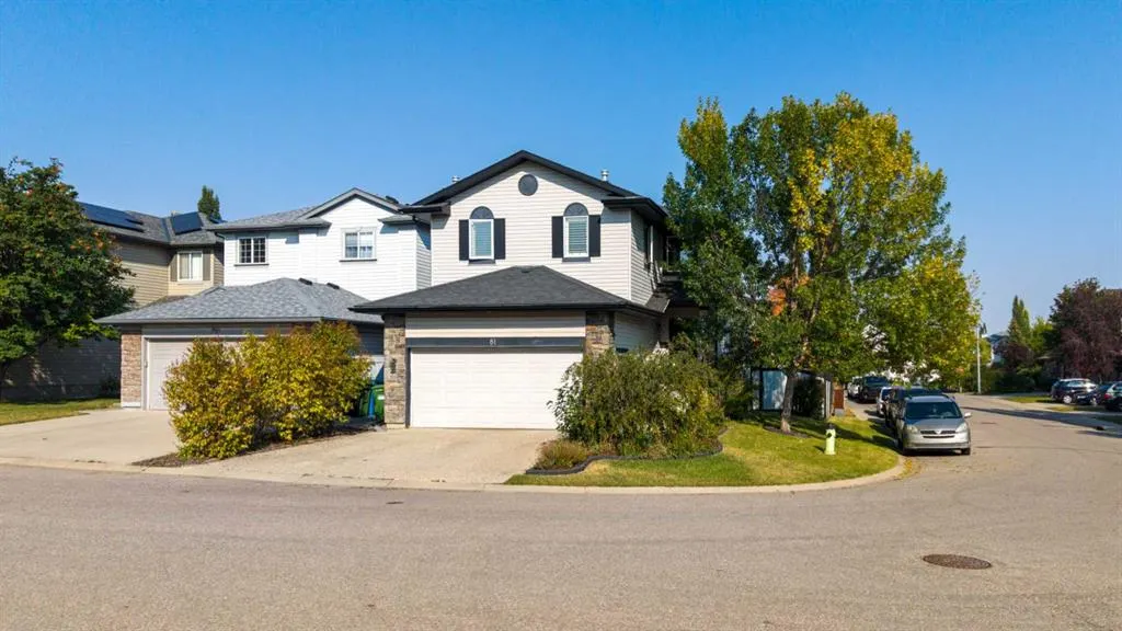 81 Tuscany Ravine Crescent NW