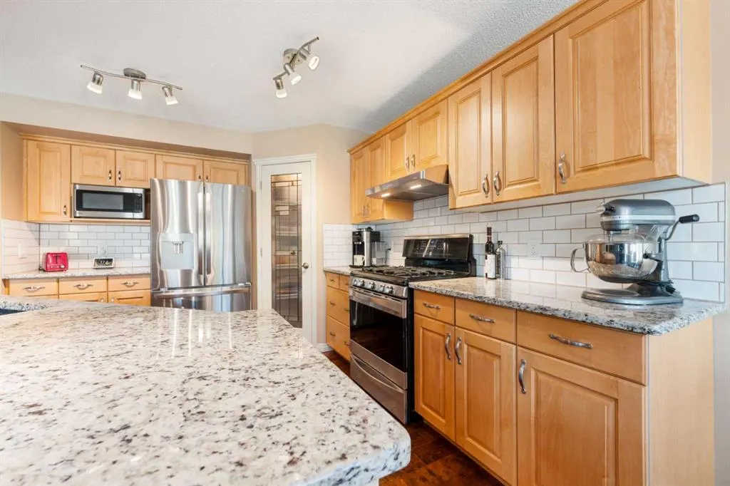 81 Tuscany Ravine Crescent NW