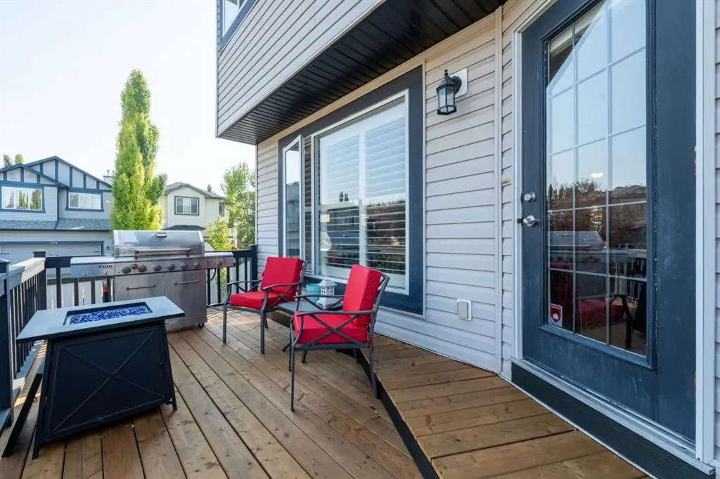 81 Tuscany Ravine Crescent NW