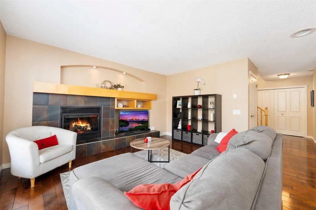 81 Tuscany Ravine Crescent NW