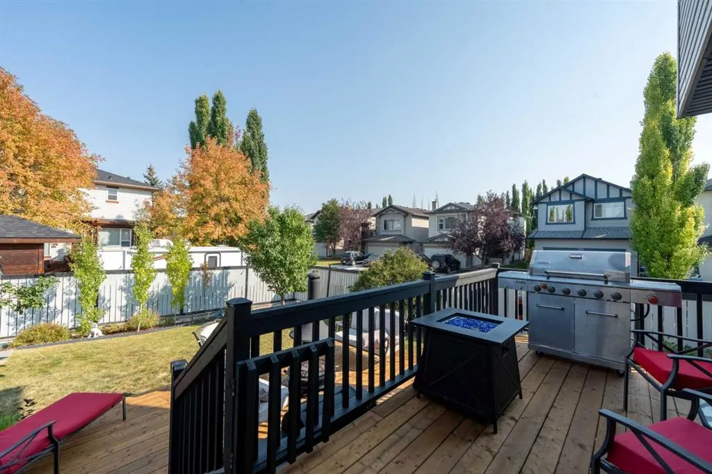 81 Tuscany Ravine Crescent NW