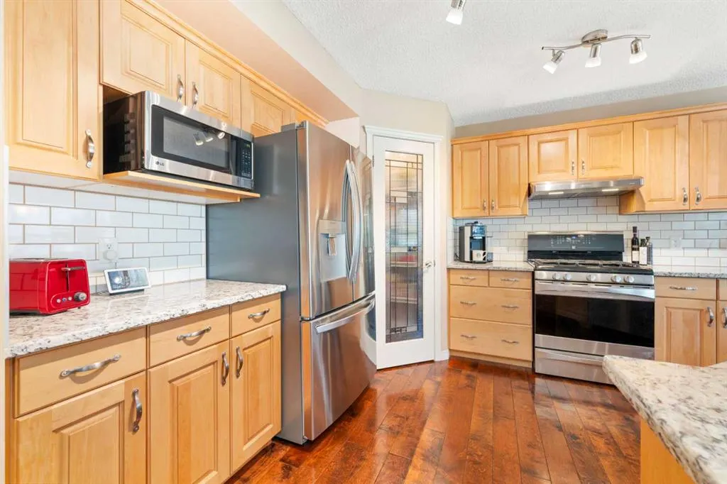 81 Tuscany Ravine Crescent NW