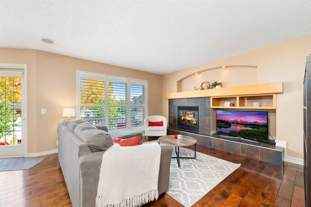 81 Tuscany Ravine Crescent NW