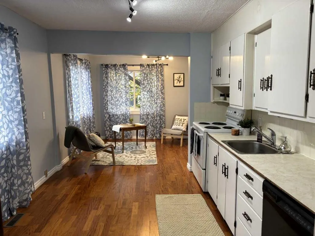 45 Street, #4205