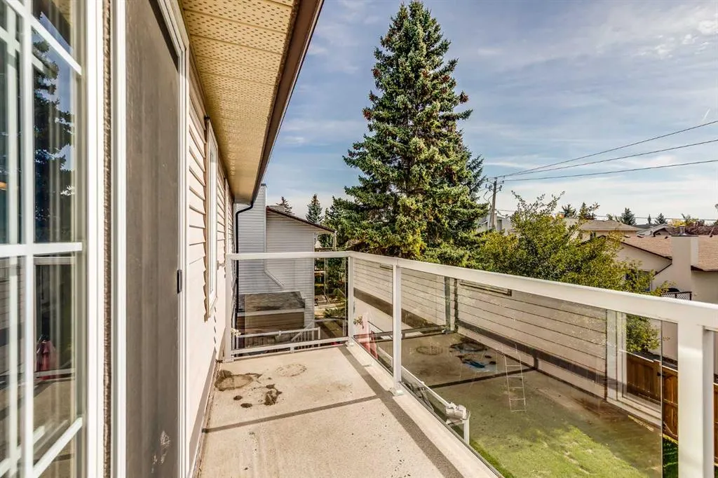 347 Hawkcliff Way NW
