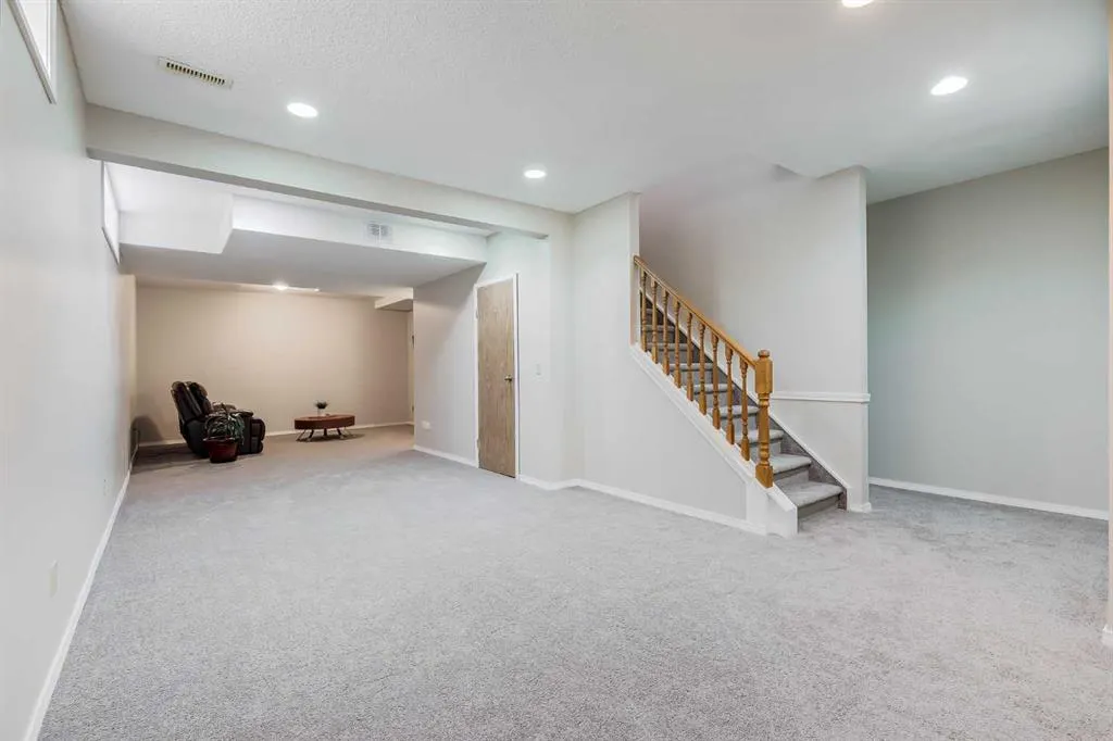 347 Hawkcliff Way NW