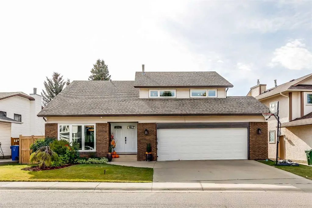 347 Hawkcliff Way NW