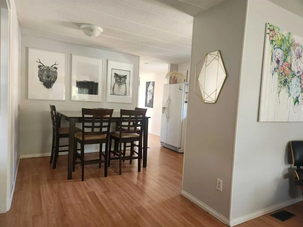 6228 49 St