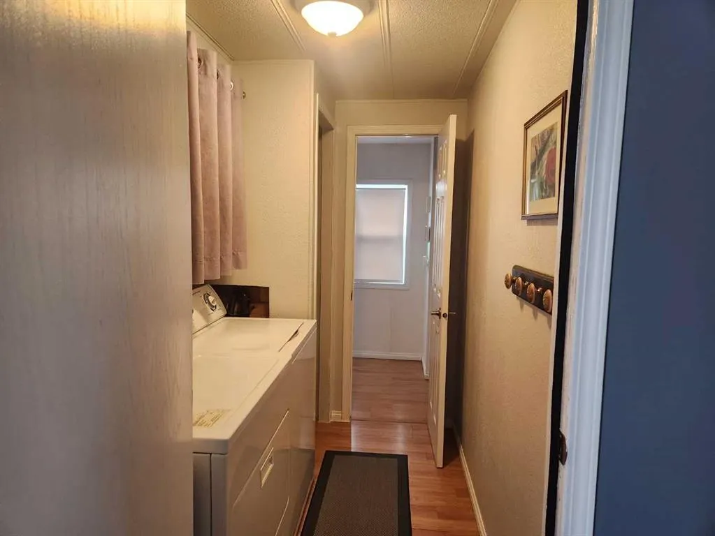6228 49 St