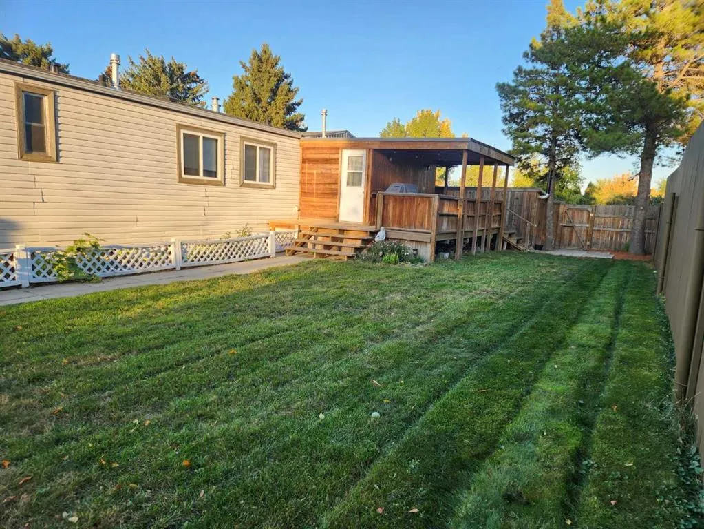 6228 49 St