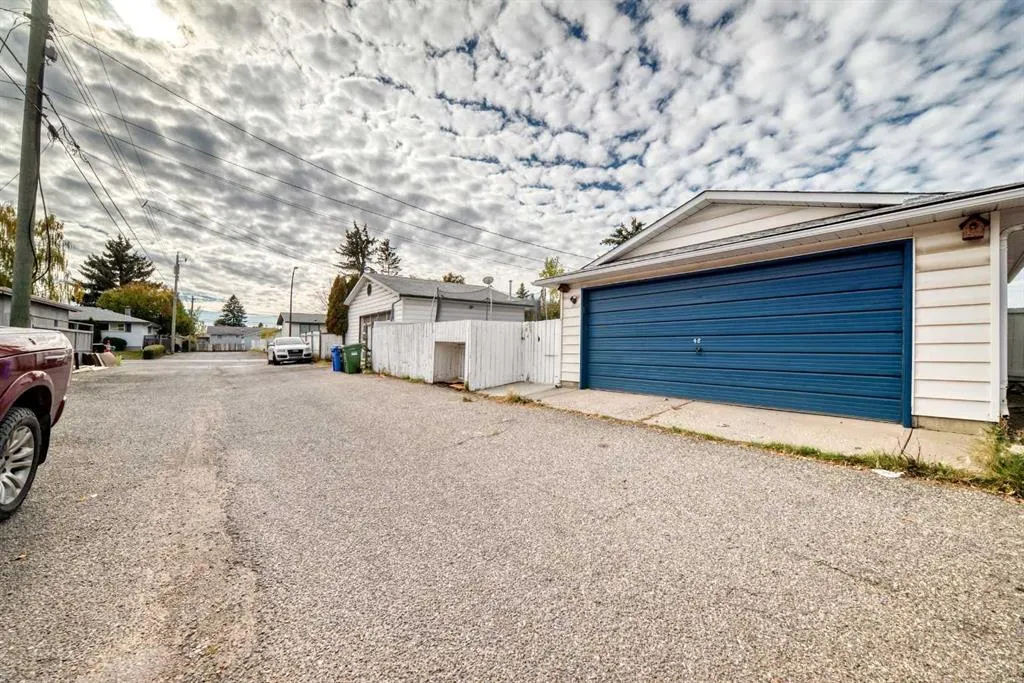 48 Mardale Crescent NE