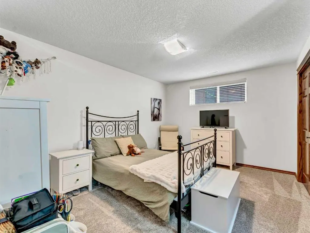 247 Sierra Road SW