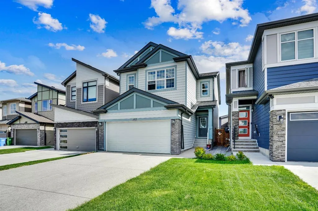 353 Walcrest View SE