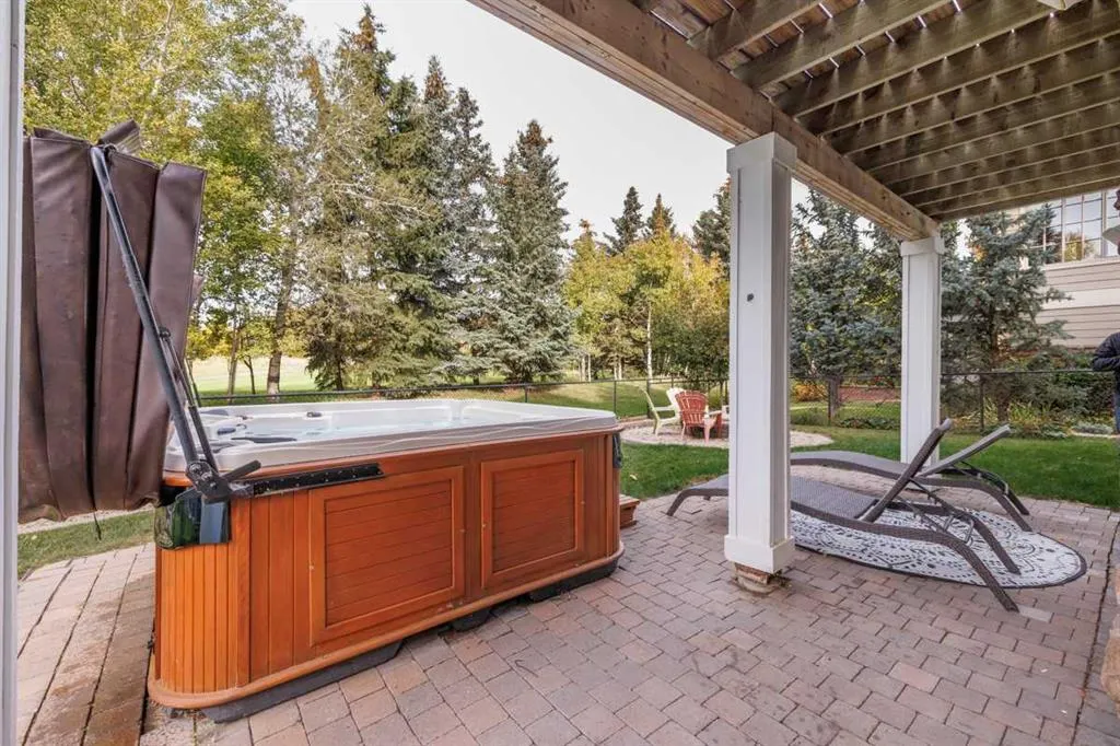 462 Crystal Green Manor