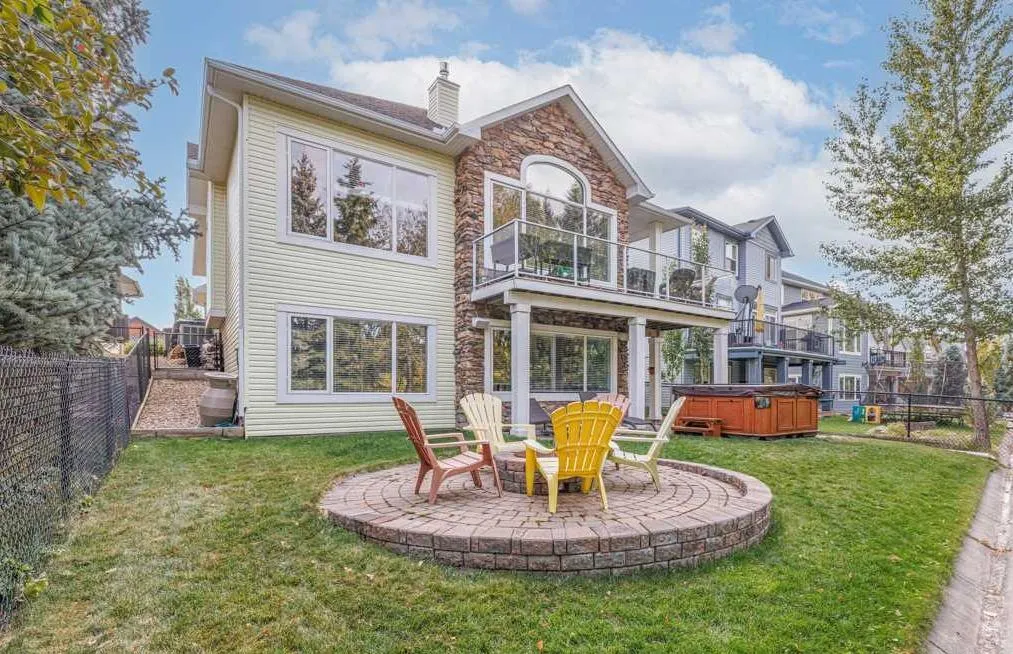462 Crystal Green Manor
